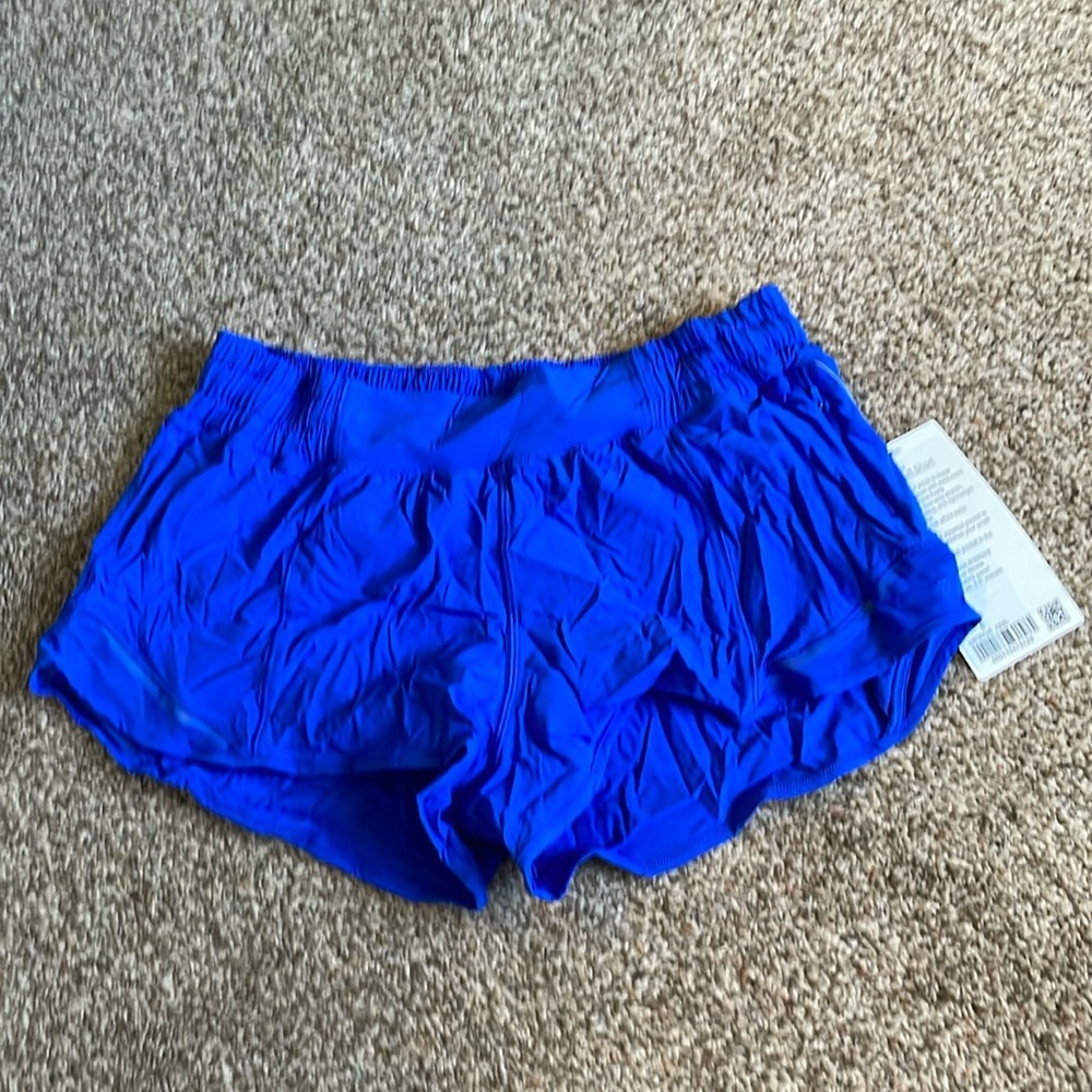 Lululemon hotty hot LR short 2.5” size 8 in cerulean blue